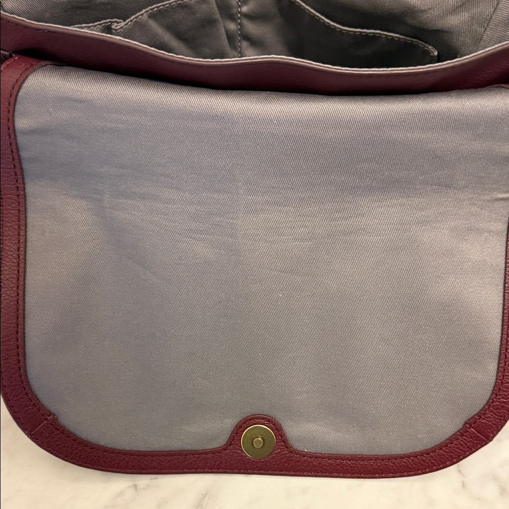 Fossil  Elegant Burgundy Leather Crossbody Bag - Picture 8 of 8